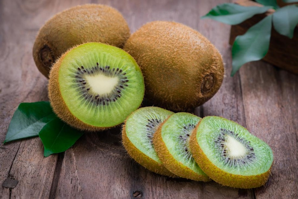 Can Dogs Eat Kiwi?